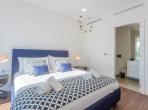 Luxury 5 bedroom holiday villa with private pool in Lisbon & coast Portugal (PV3041)